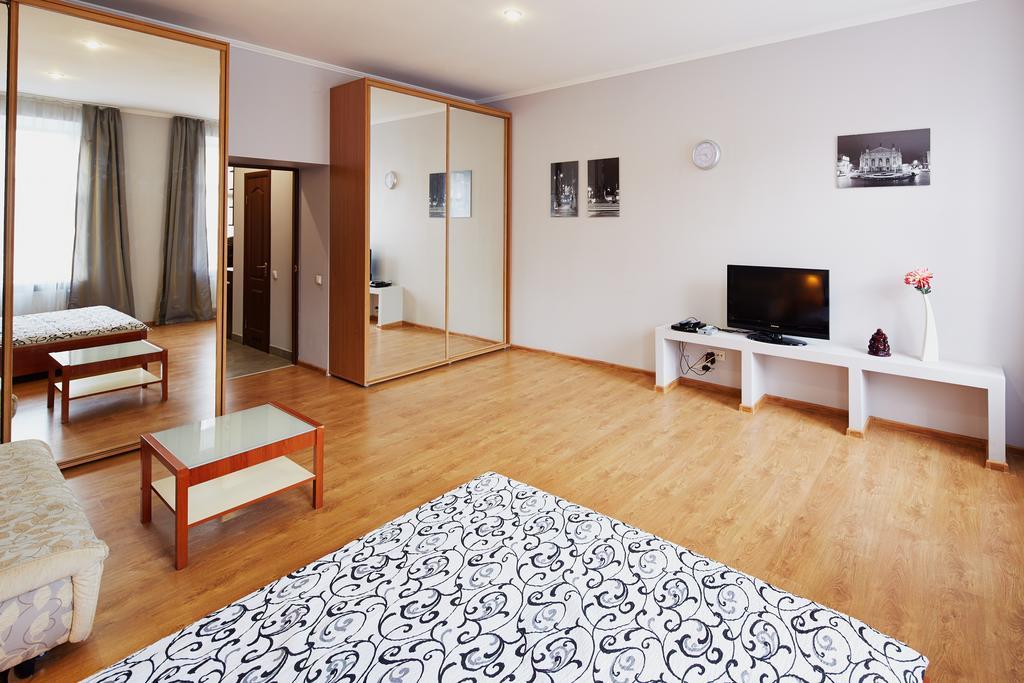 Apartment On The Center Of Lviv Room photo
